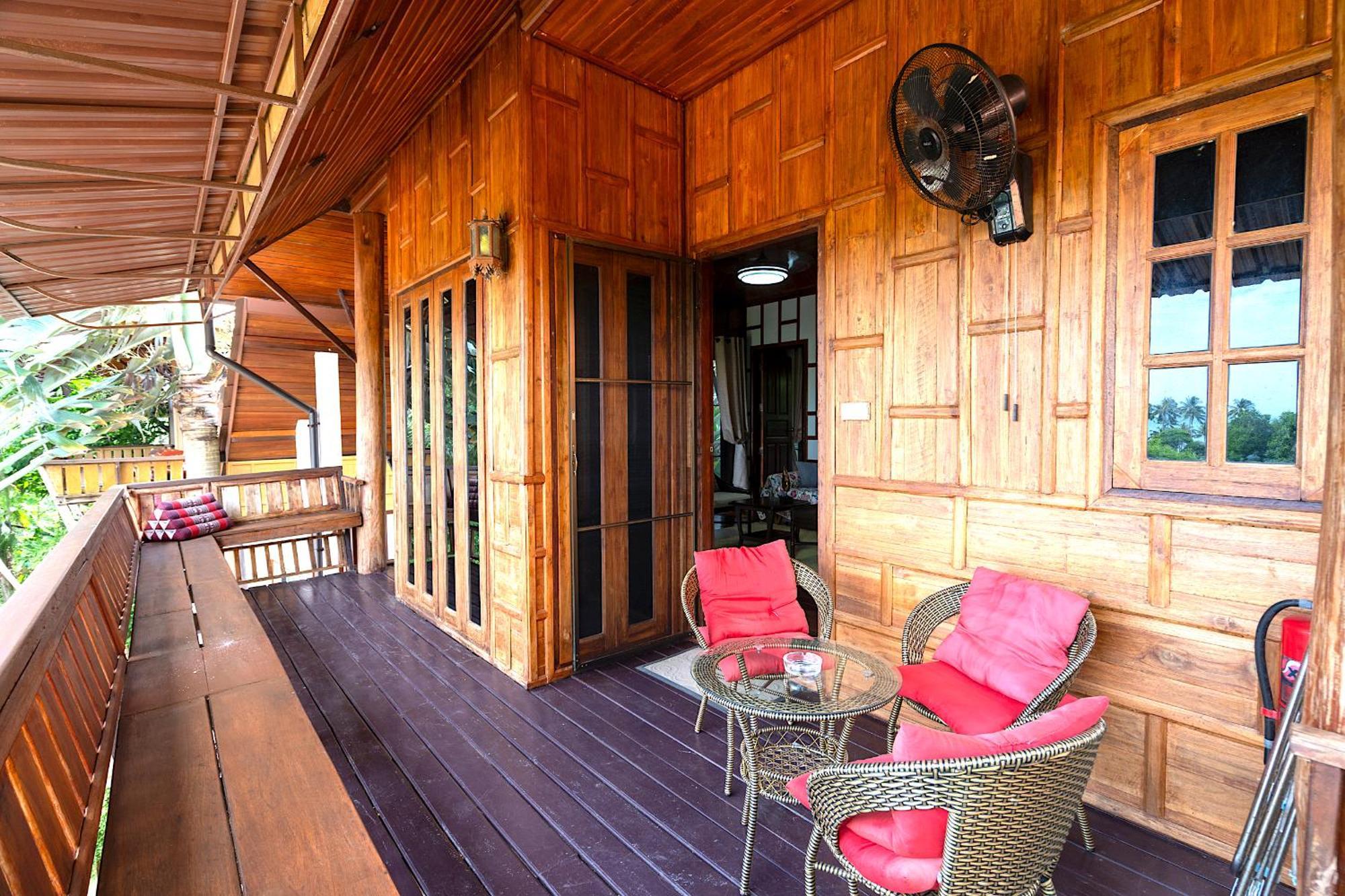 Villa Ayutthaya At Kantiang Bay Koh Lanta Exterior photo